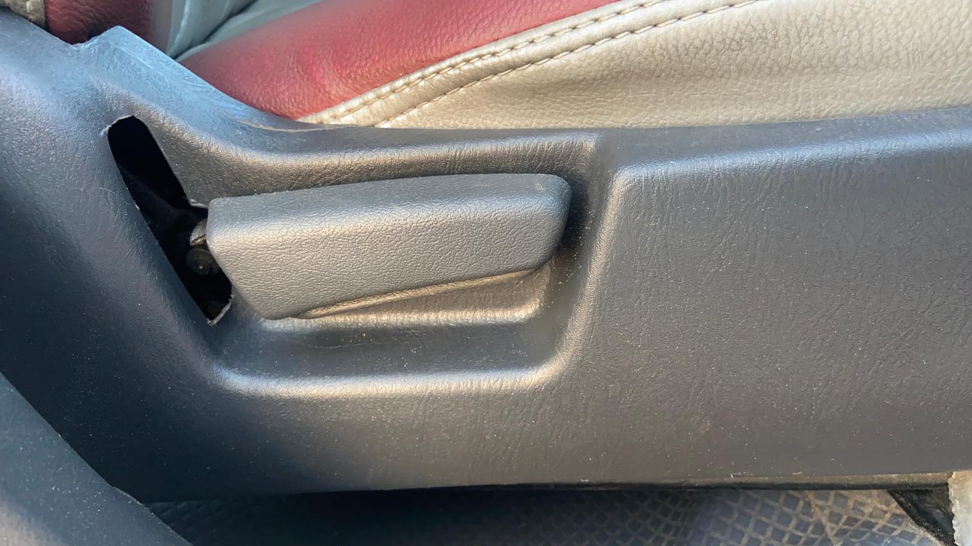 2018 Maruti Alto K10 VXI (O) AMT, Petrol, Automatic, 95,703 km, Driver Side Adjustment Panel