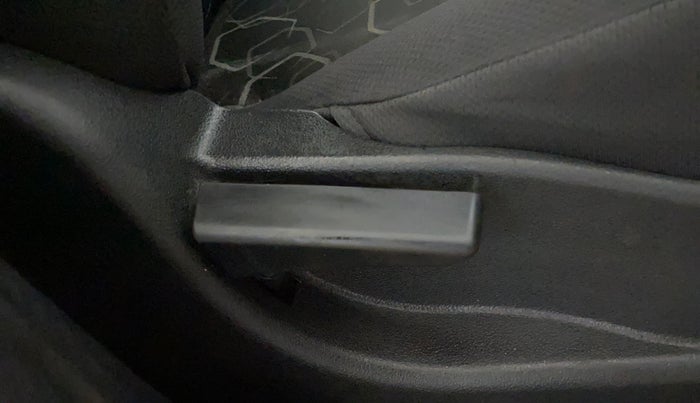 2016 Tata Tiago XT PETROL, Petrol, Manual, 83,954 km, Driver Side Adjustment Panel