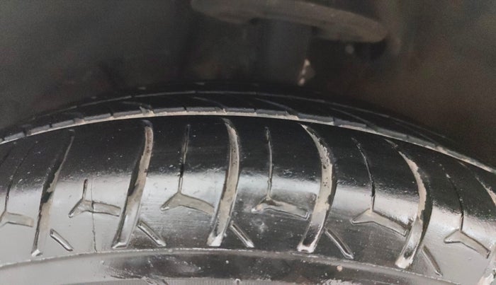 2018 Maruti Dzire ZXI PLUS, Petrol, Manual, 75,062 km, Left Front Tyre Tread