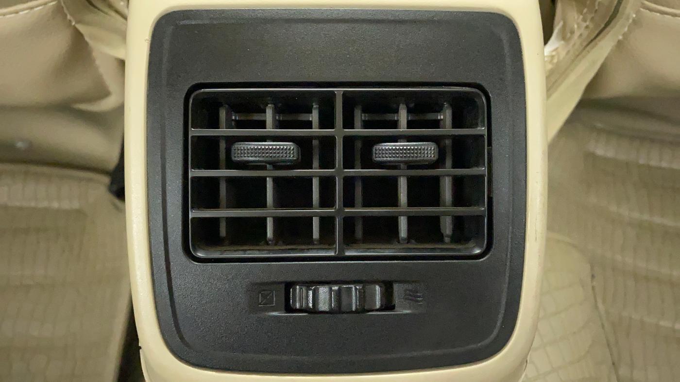 2017 Maruti Dzire VXI AMT, Petrol, Automatic, 13,755 km, Rear AC Vents