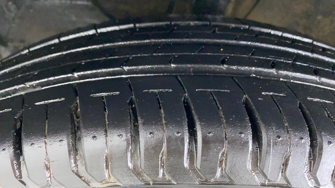 2017 Maruti Dzire VXI AMT, Petrol, Automatic, 13,755 km, Left Front Tyre Tread