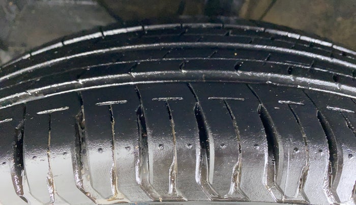 2017 Maruti Dzire VXI AMT, Petrol, Automatic, 13,755 km, Left Front Tyre Tread