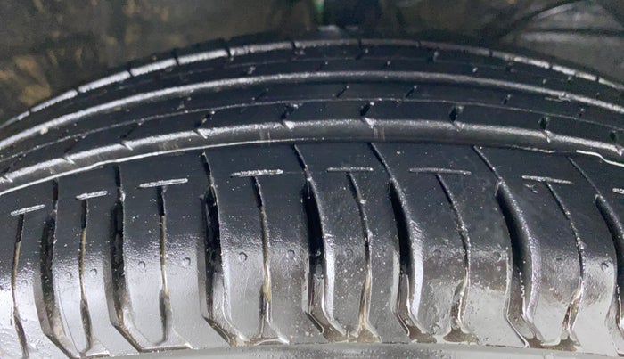2017 Maruti Dzire VXI AMT, Petrol, Automatic, 13,755 km, Right Front Tyre Tread