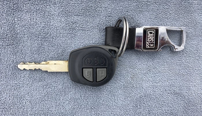 2017 Maruti Dzire VXI AMT, Petrol, Automatic, 13,755 km, Key Close Up