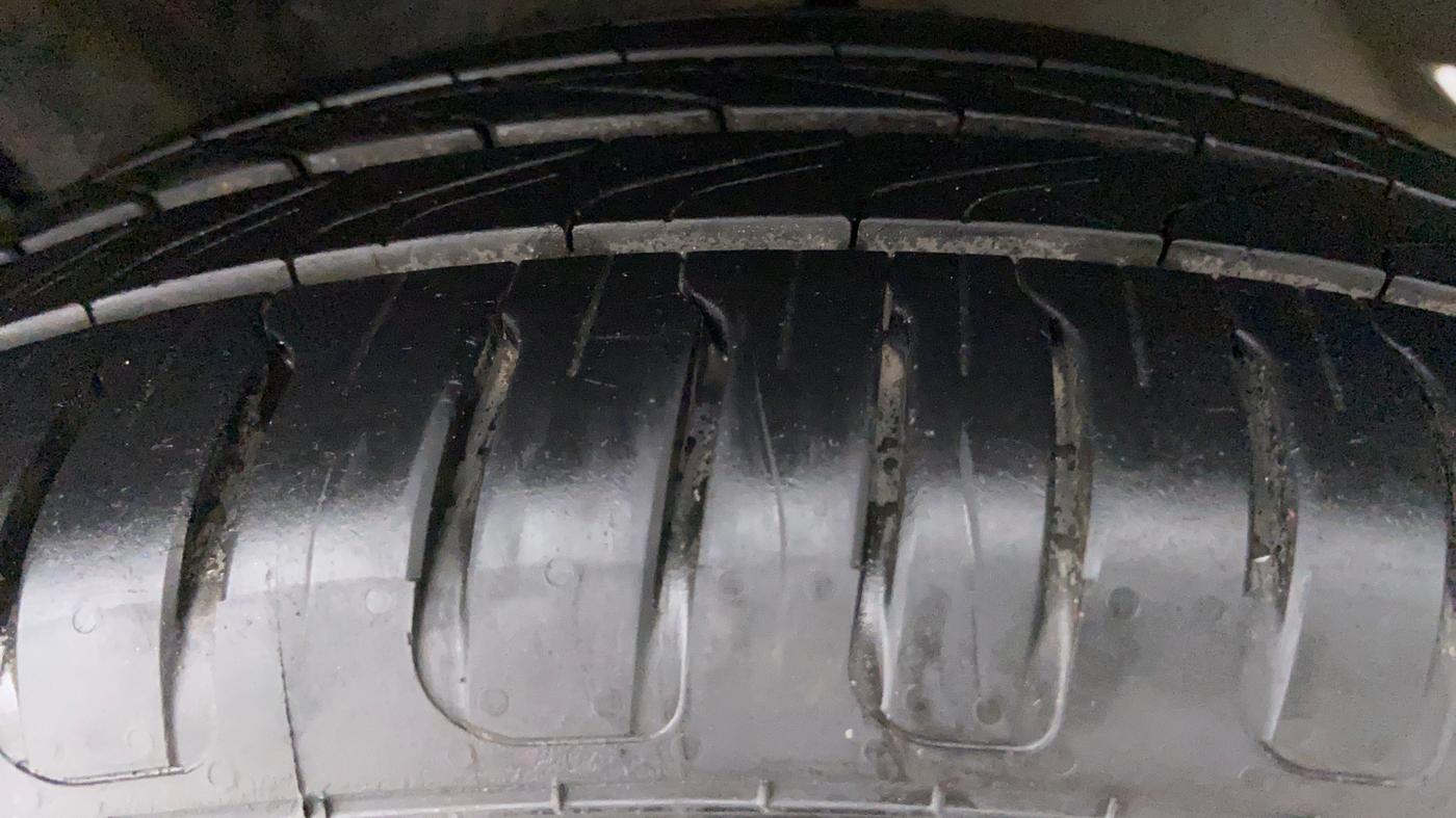 2014 Ford Ecosport 1.5 TITANIUM TI VCT AT, Petrol, Automatic, 49,657 km, Right Front Tyre Tread