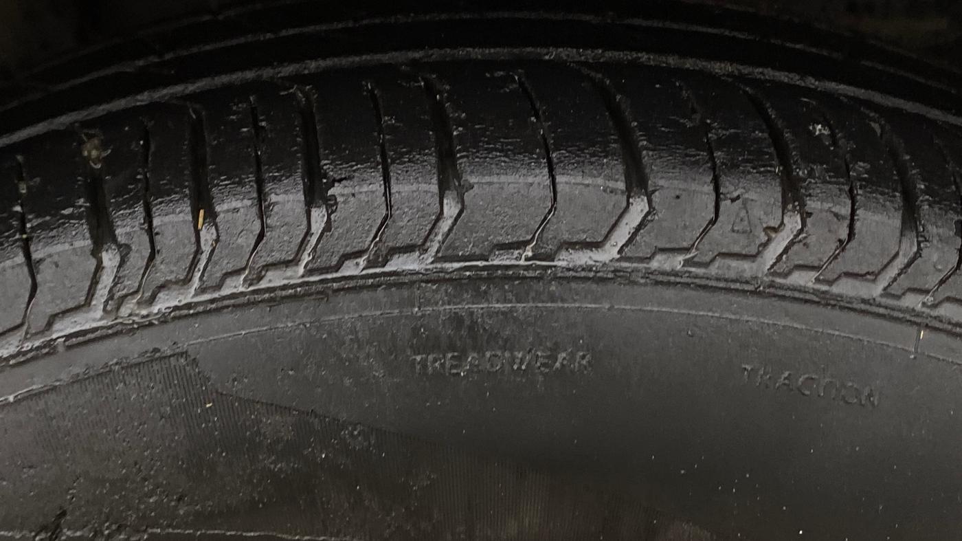 2022 Tata PUNCH ADVENTURE MT, Petrol, Manual, 61,537 km, Right Front Tyre Tread