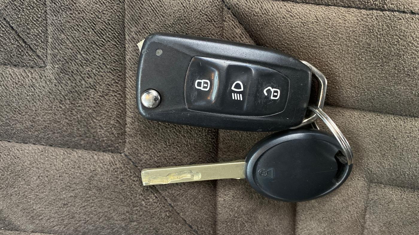 2022 Tata PUNCH ADVENTURE MT, Petrol, Manual, 61,537 km, Key Close Up