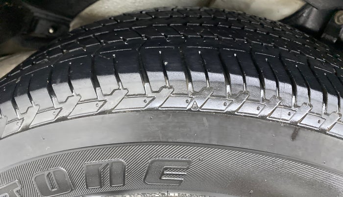 2018 Mahindra XUV500 W9, Diesel, Manual, 47,899 km, Left Rear Tyre Tread
