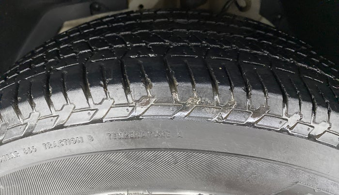 2018 Mahindra XUV500 W9, Diesel, Manual, 47,899 km, Left Front Tyre Tread
