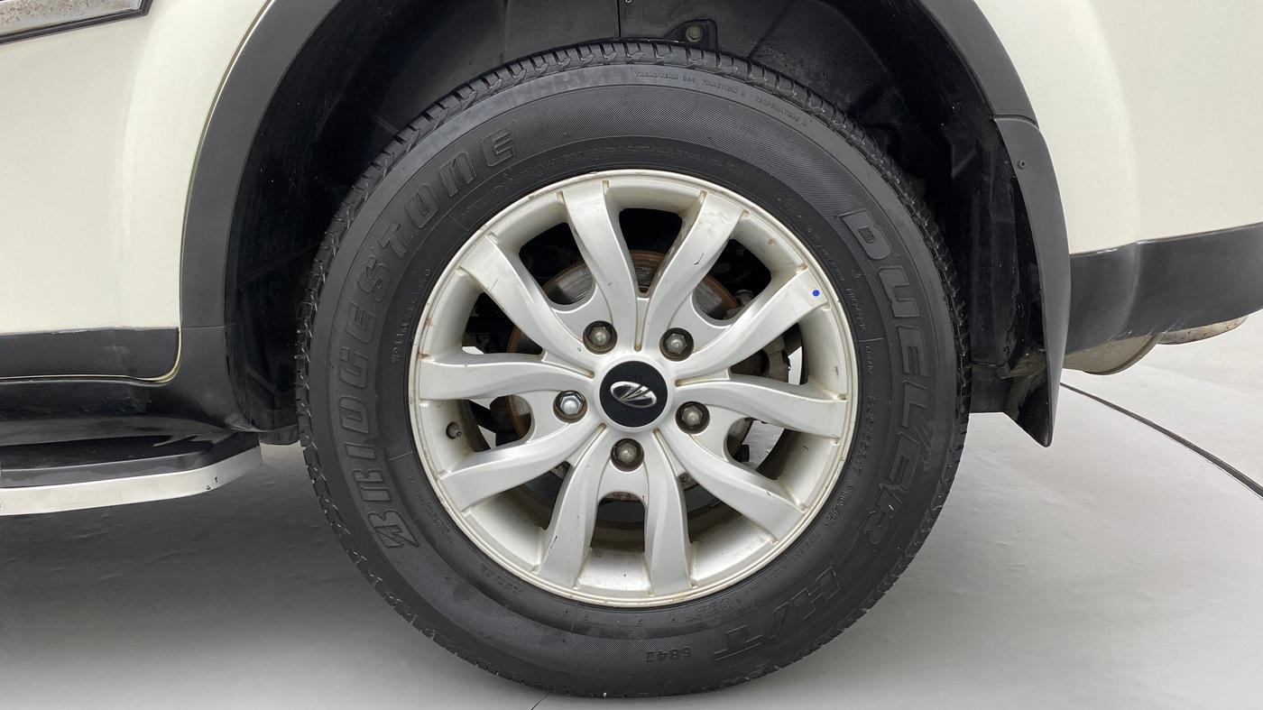 2018 Mahindra XUV500 W9, Diesel, Manual, 47,899 km, Left Rear Wheel