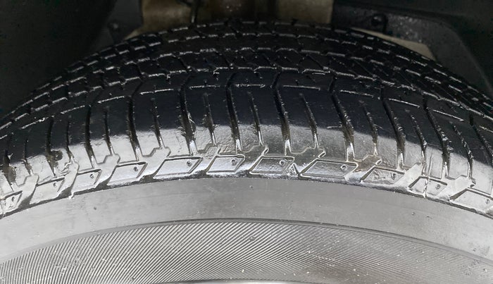 2018 Mahindra XUV500 W9, Diesel, Manual, 47,899 km, Right Front Tyre Tread
