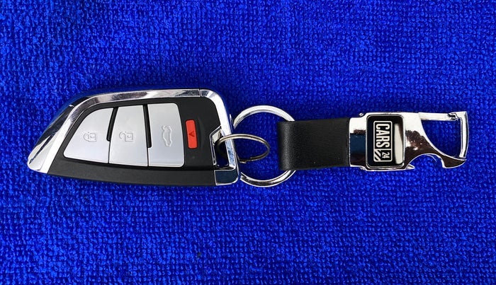 2018 Mahindra XUV500 W9, Diesel, Manual, 47,899 km, Key Close Up