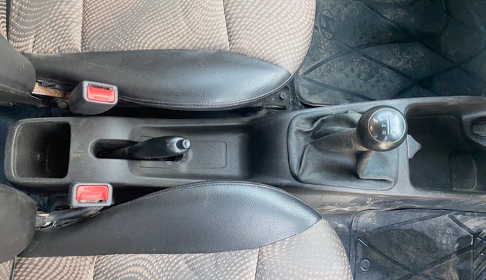 2015 Hyundai Eon MAGNA +, Petrol, Manual, 68,938 km, Gear Lever