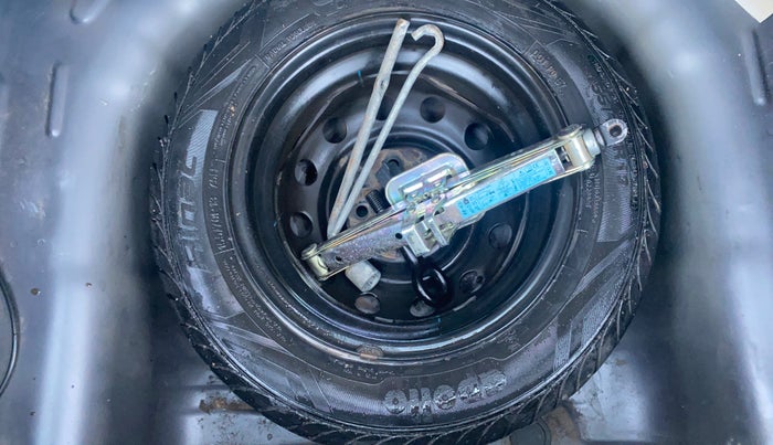 2015 Hyundai Eon MAGNA +, Petrol, Manual, 68,938 km, Spare Tyre