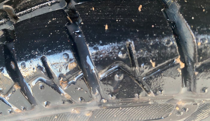 2015 Hyundai Eon MAGNA +, Petrol, Manual, 68,938 km, Right Rear Tyre Tread