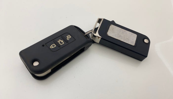 2017 Mahindra XUV500 W6, Diesel, Manual, 56,769 km, Key Close Up