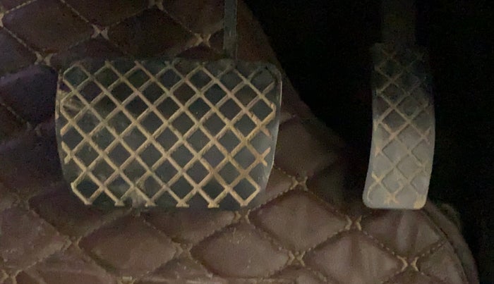 2011 Audi A6 2.0 TDI, Diesel, Automatic, 1,02,564 km, Pedals