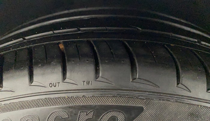 2011 Audi A6 2.0 TDI, Diesel, Automatic, 1,02,564 km, Right Rear Tyre Tread