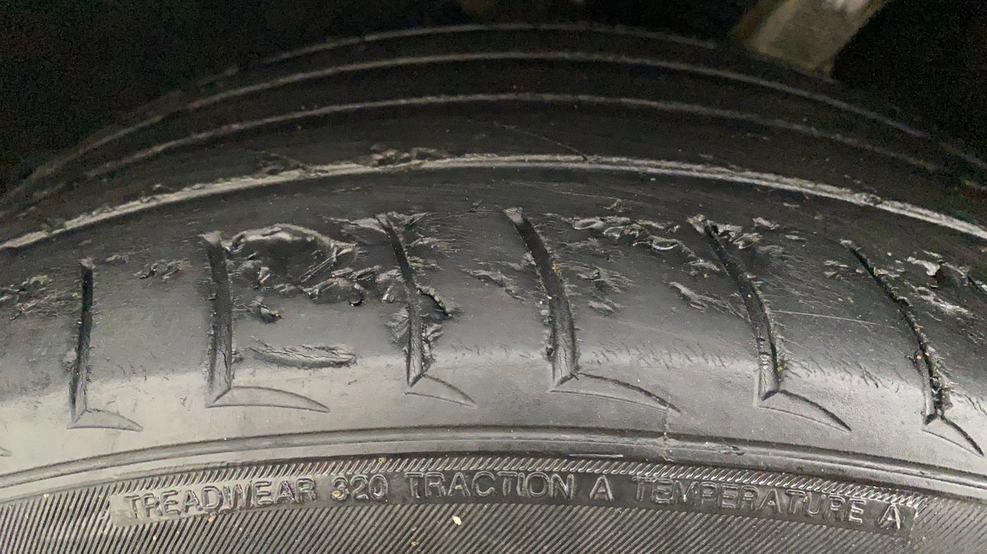 2011 Audi A6 2.0 TDI, Diesel, Automatic, 1,02,564 km, Left Front Tyre Tread