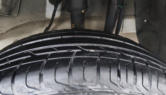 2024 Tata NEXON SMART+ 1.2 PETROL, Petrol, Manual, 30,711 km, Left Rear Tyre Tread