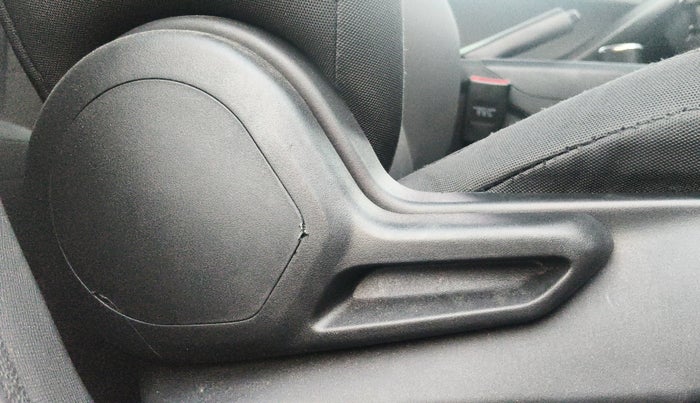 2024 Tata NEXON SMART+ 1.2 PETROL, Petrol, Manual, 30,711 km, Driver Side Adjustment Panel