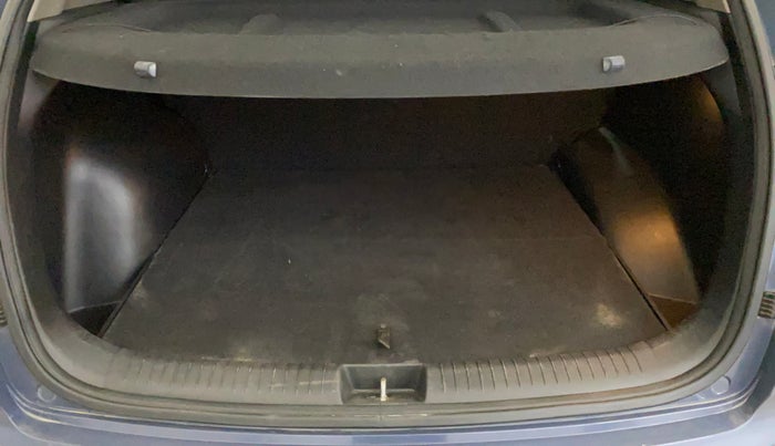 2016 Hyundai Creta SX PLUS 1.6 PETROL, Petrol, Manual, 30,512 km, Boot Inside