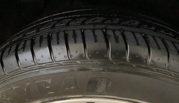 2016 Hyundai Creta SX PLUS 1.6 PETROL, Petrol, Manual, 30,512 km, Right Rear Tyre Tread