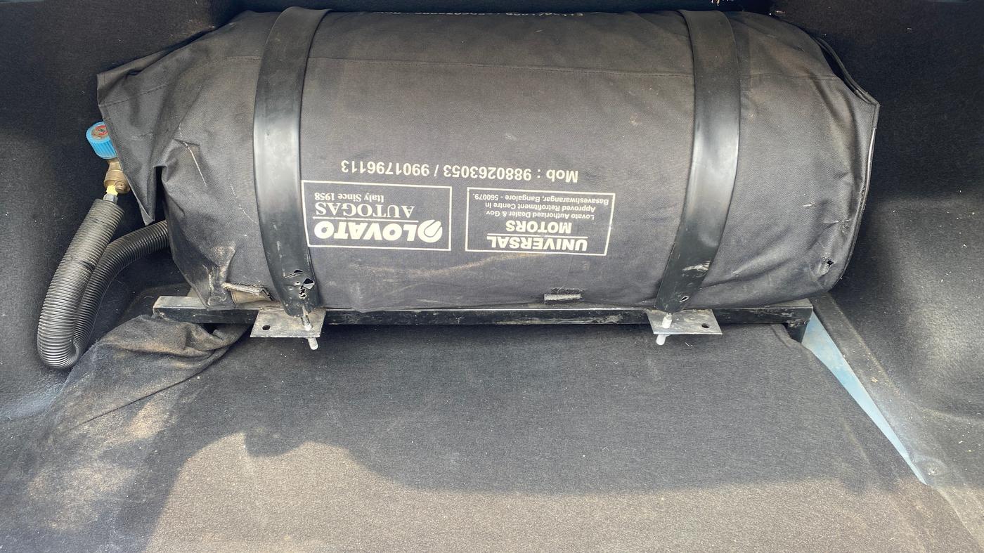 2020 Hyundai AURA S 1.2 AMT, CNG, Automatic, 1,07,451 km, Boot Inside