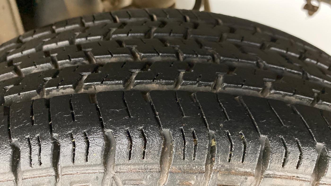 2016 Maruti Alto K10 VXI P, Petrol, Manual, 40,181 km, Left Rear Tyre Tread