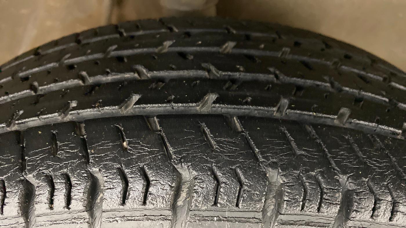 2016 Maruti Alto K10 VXI P, Petrol, Manual, 40,181 km, Right Front Tyre Tread