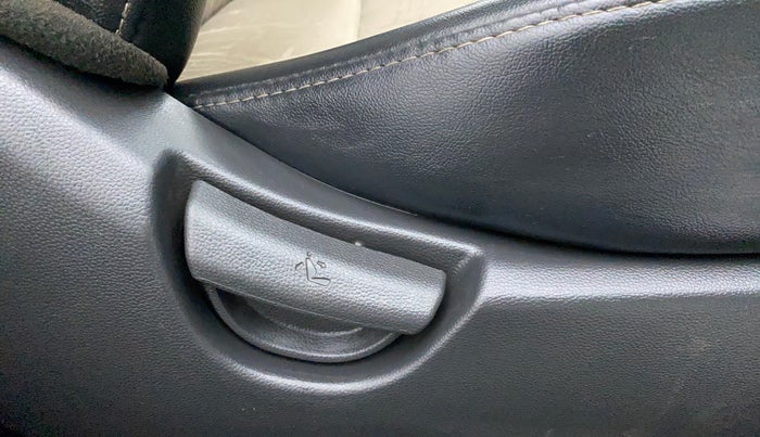 2018 Hyundai Grand i10 SPORTZ 1.2 KAPPA VTVT, CNG, Manual, 79,541 km, Driver Side Adjustment Panel