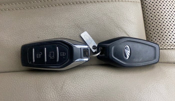 2015 Mahindra XUV500 W10, Diesel, Manual, 83,012 km, Key Close Up