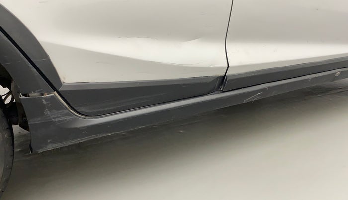 2018 Honda WR-V 1.5L I-DTEC S MT, Diesel, Manual, 51,943 km, Right running board - Cladding has minor damage