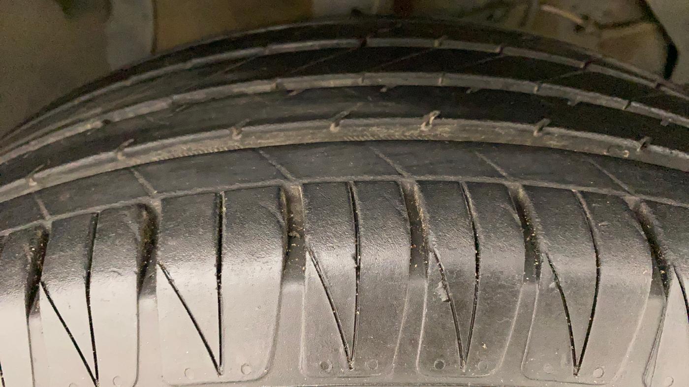 2017 Maruti Vitara Brezza ZDI PLUS, Diesel, Manual, 69,301 km, Right Front Tyre Tread