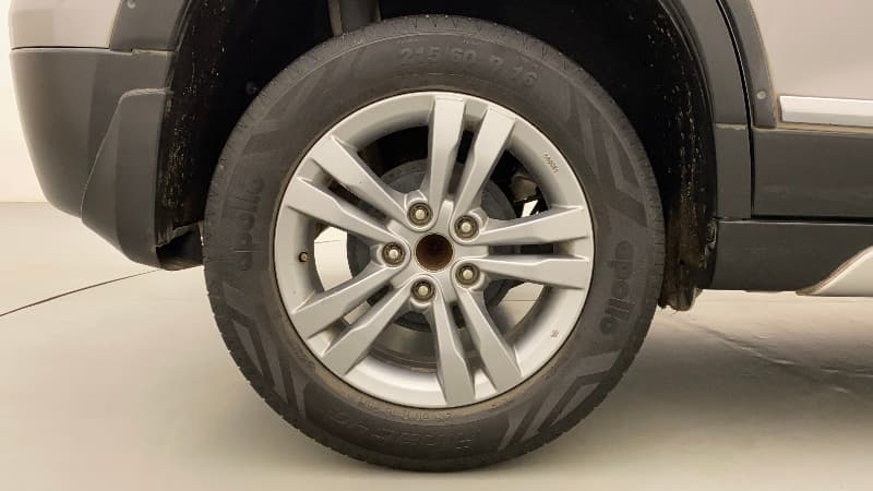 2017 Maruti Vitara Brezza ZDI PLUS, Diesel, Manual, 69,301 km, Right Rear Wheel