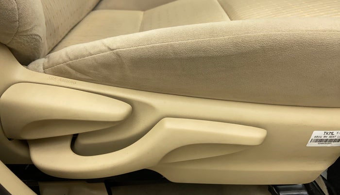 2018 Toyota YARIS J MT, Petrol, Manual, 16,251 km, Driver Side Adjustment Panel