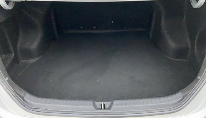 2018 Toyota YARIS J MT, Petrol, Manual, 16,251 km, Boot Inside