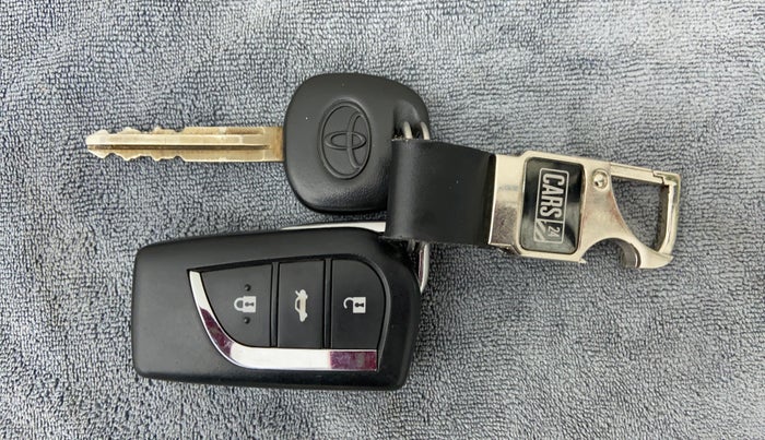 2018 Toyota YARIS J MT, Petrol, Manual, 16,251 km, Key Close Up