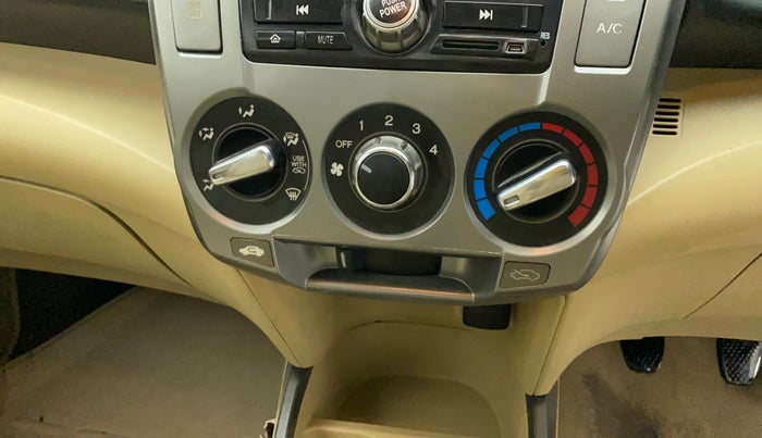 2013 Honda City 1.5L I-VTEC V MT SUNROOF, Petrol, Manual, 1,24,330 km, AC Unit - Car heater not working