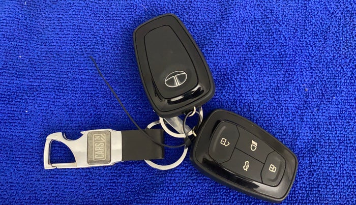 2021 Tata NEXON XZ PLUS PETROL, Petrol, Manual, 20,056 km, Key Close Up