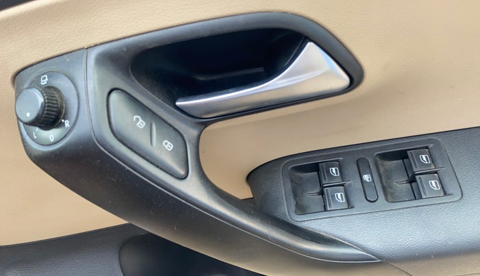 2016 Volkswagen Ameo HIGHLINE DSG 1.5 DIESEL , Diesel, Automatic, 99,263 km, Driver Side Door Panels Control