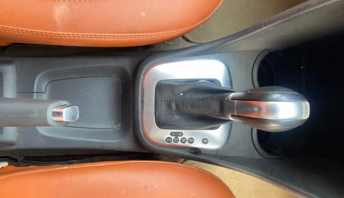 2016 Volkswagen Ameo HIGHLINE DSG 1.5 DIESEL , Diesel, Automatic, 99,263 km, Gear Lever