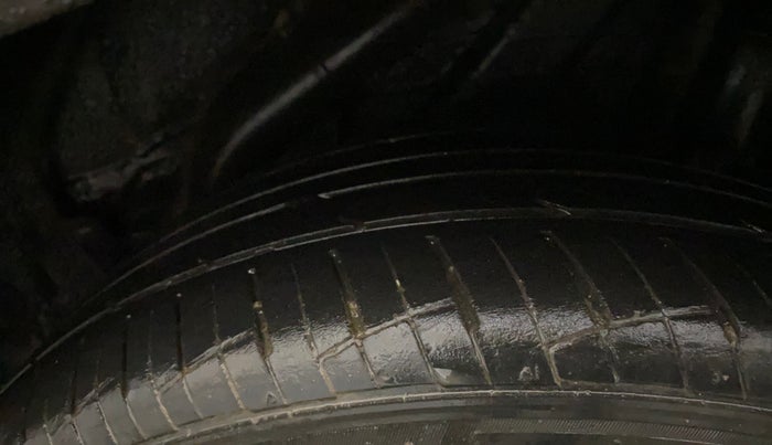 2017 Hyundai Verna 1.6 VTVT SX O, Petrol, Manual, 64,229 km, Left Rear Tyre Tread