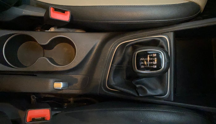 2017 Hyundai Verna 1.6 VTVT SX O, Petrol, Manual, 64,229 km, Gear Lever