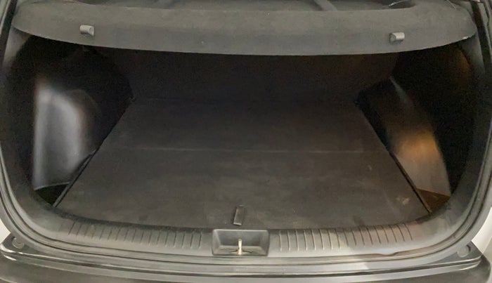 2018 Hyundai Creta SX (O) 1.6 PETROL, Petrol, Manual, 39,859 km, Boot Inside