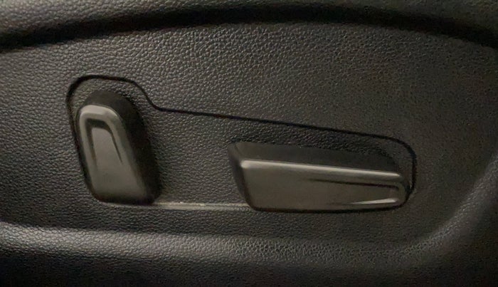 2018 Hyundai Creta SX (O) 1.6 PETROL, Petrol, Manual, 39,859 km, Driver Side Adjustment Panel