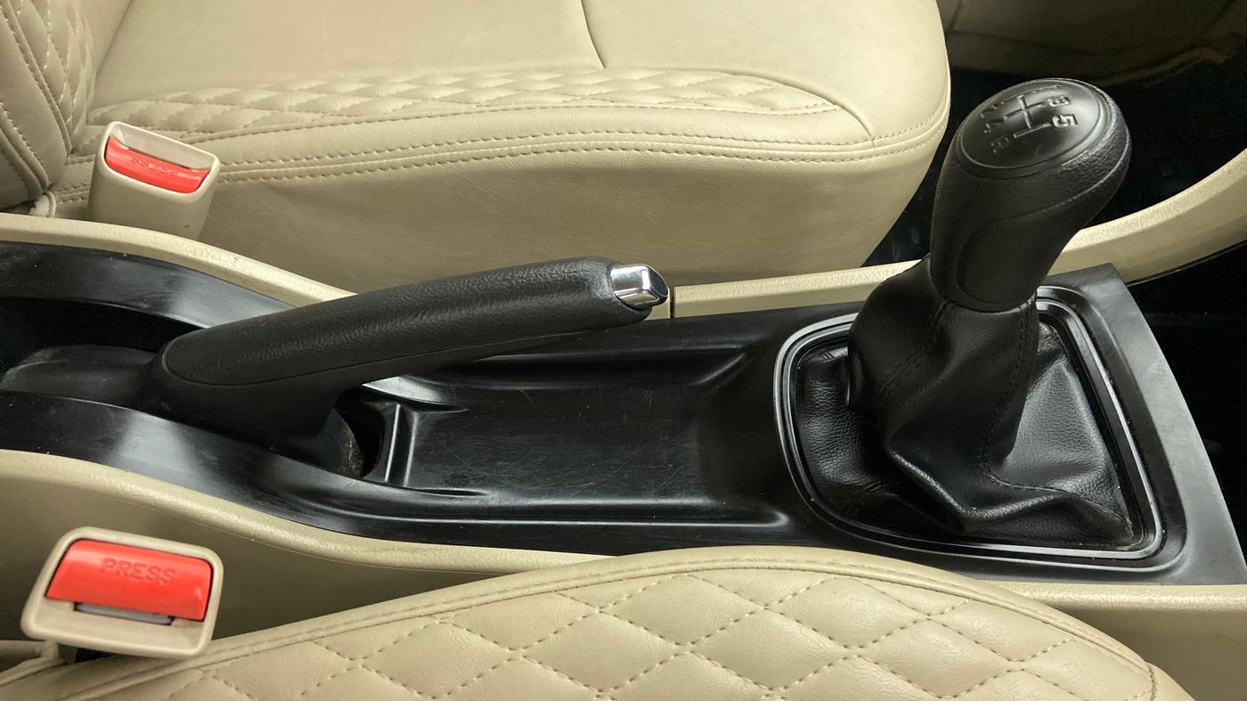 2020 Maruti Ciaz 1.5 SIGMA SHVS, Petrol, Manual, 18,313 km, Gear Lever