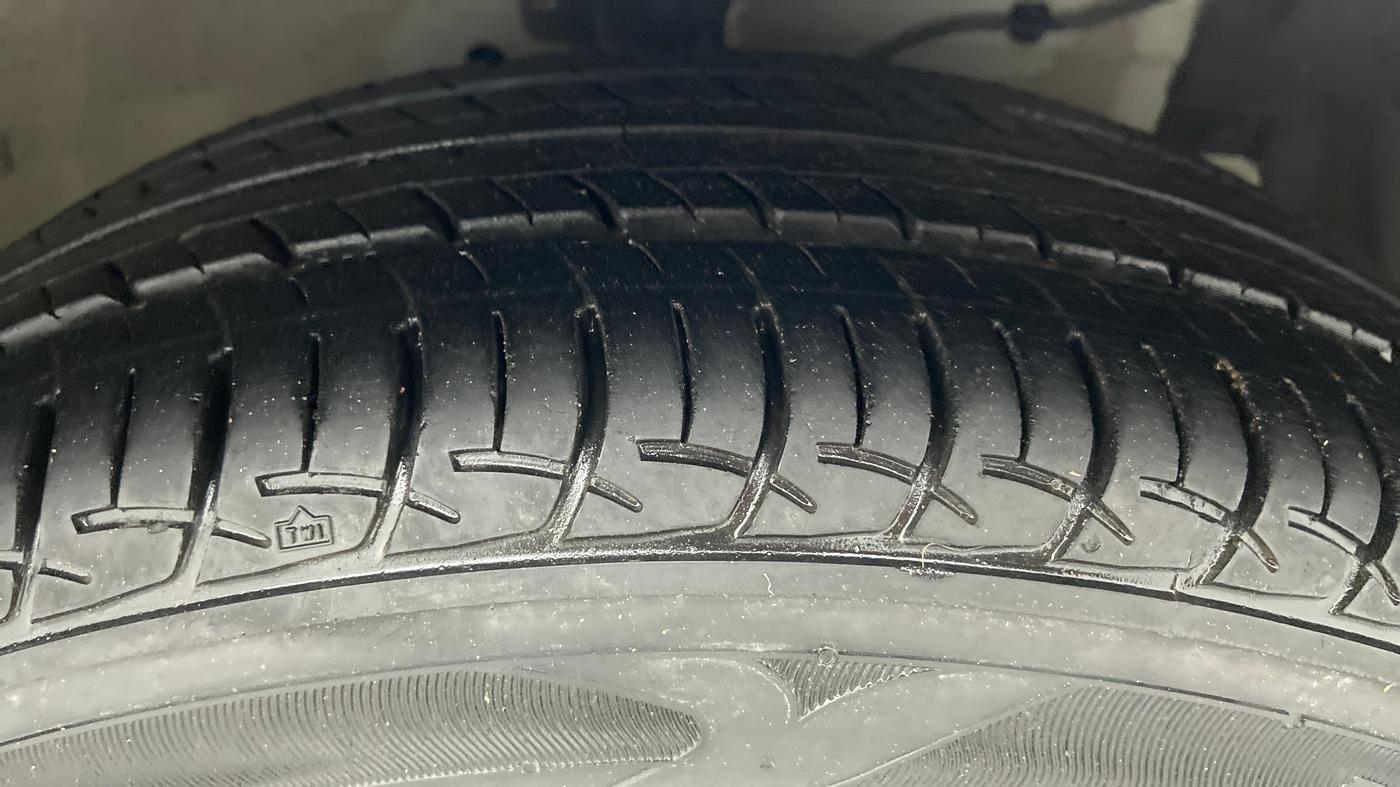 2020 Maruti Ciaz 1.5 SIGMA SHVS, Petrol, Manual, 18,313 km, Right Front Tyre Tread