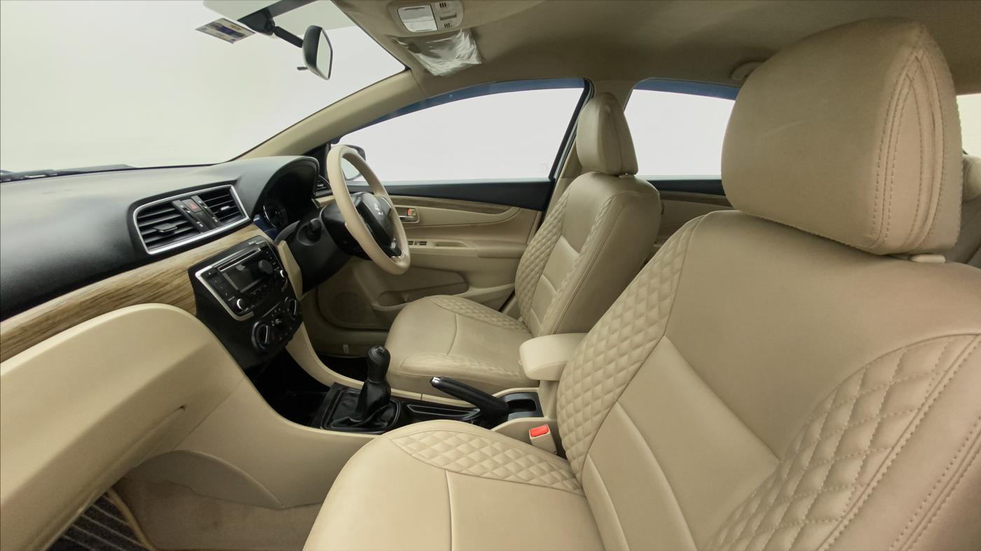 2020 Maruti Ciaz 1.5 SIGMA SHVS, Petrol, Manual, 18,313 km, Right Side Front Door Cabin