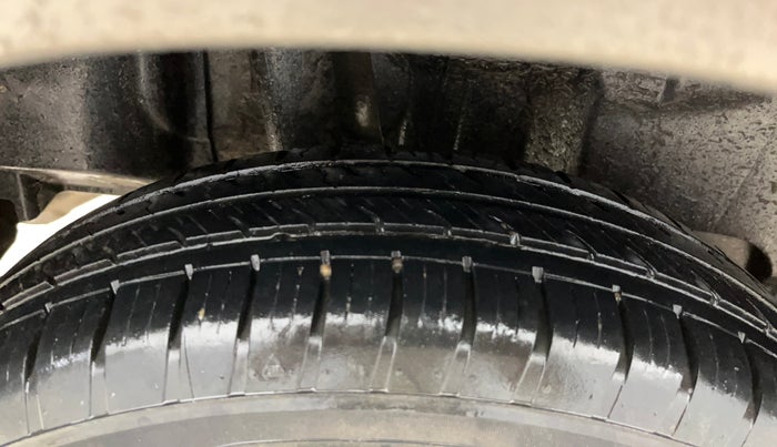 2019 Maruti Swift LXI, Petrol, Manual, 39,848 km, Right Rear Tyre Tread